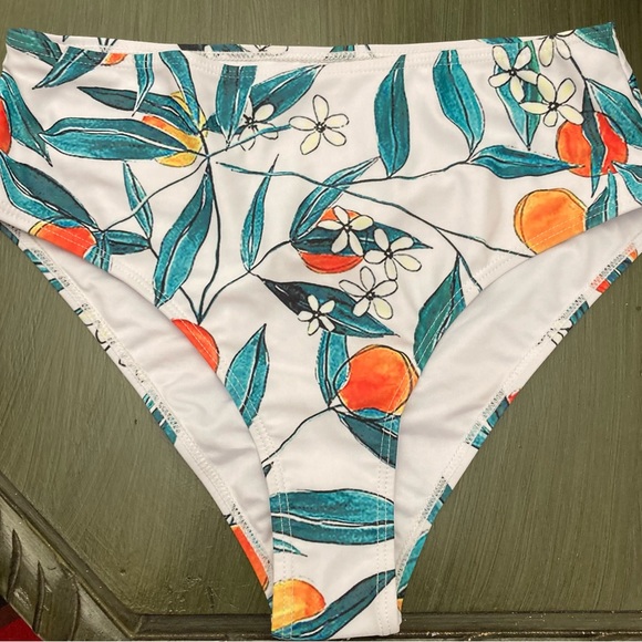 NWOT ☀️Beachsissi Two-Piece Swimsuit Size Large - Picture 6 of 13